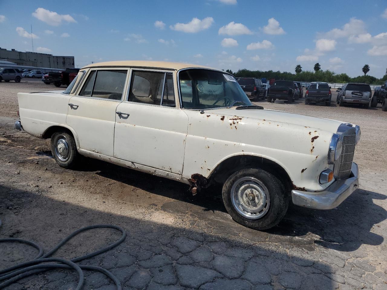 Lot #2871485368 1966 MERCEDES-BENZ 230