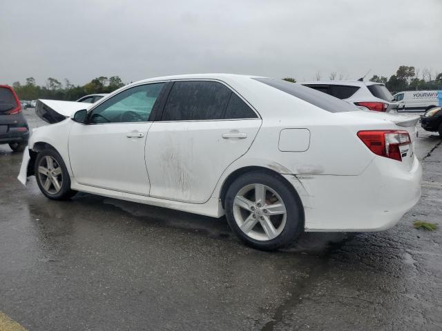 VIN 4T1BF1FK7EU457468 2014 Toyota Camry, L no.2