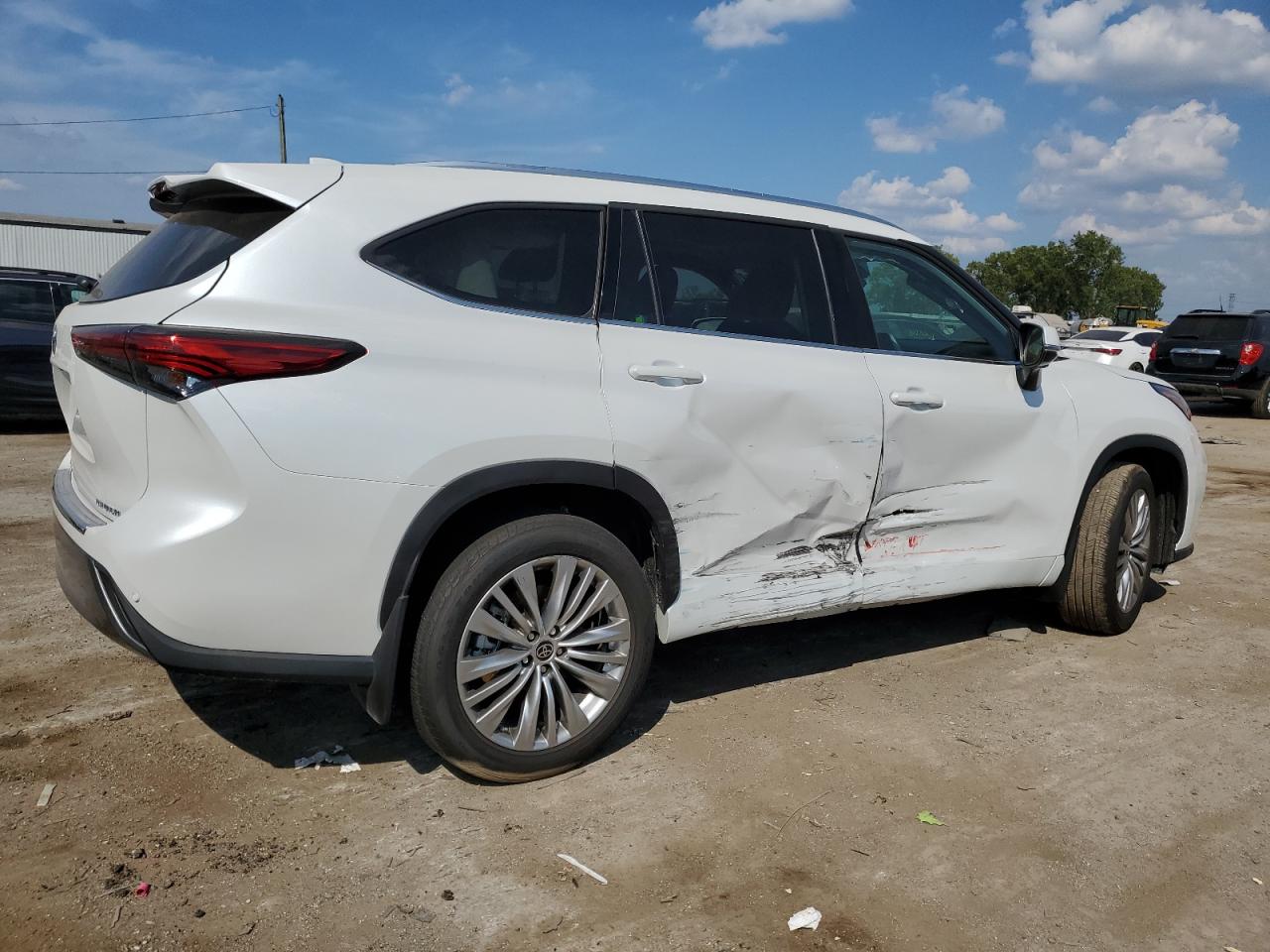 Lot #2926292444 2023 TOYOTA HIGHLANDER