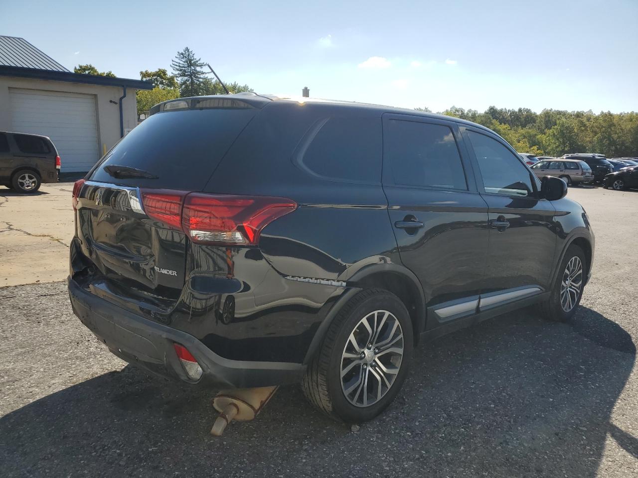 MITSUBISHI OUTLANDER SE
