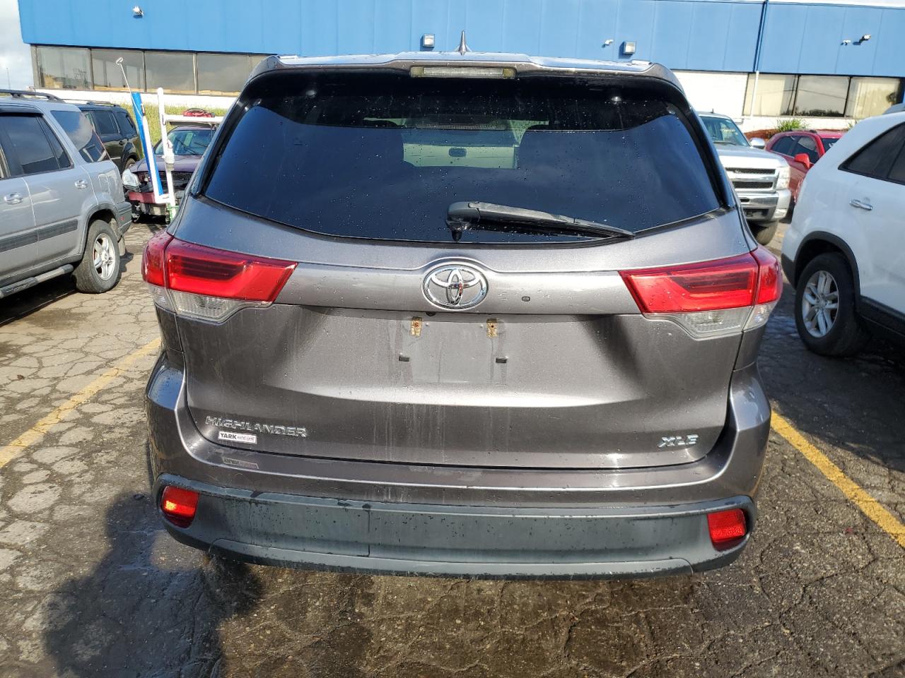 Lot #2876760399 2019 TOYOTA HIGHLANDER