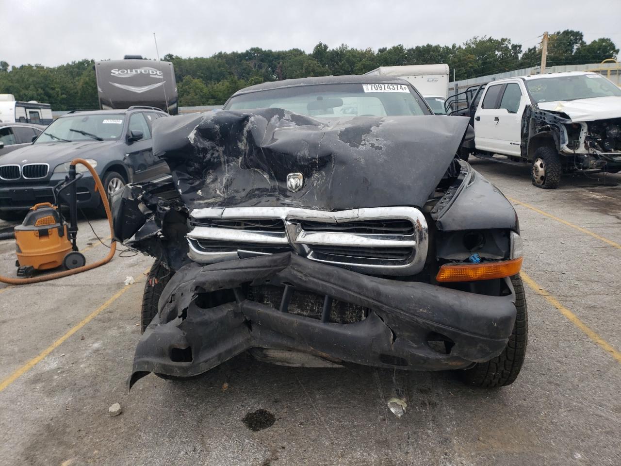 Lot #2945570076 2004 DODGE DAKOTA QUA