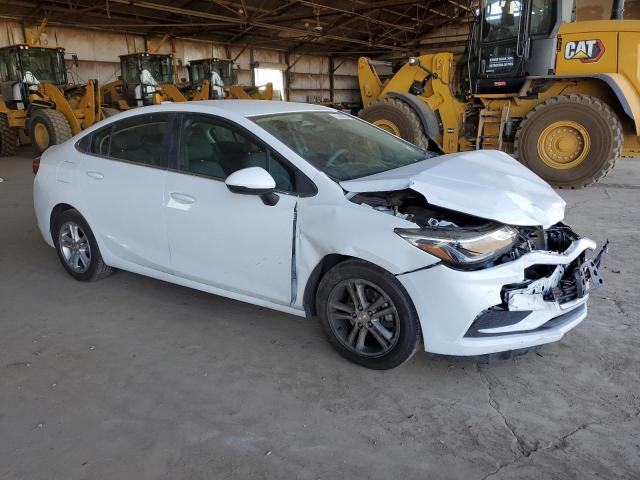 VIN 1G1BE5SM6J7121852 2018 Chevrolet Cruze, LT no.4