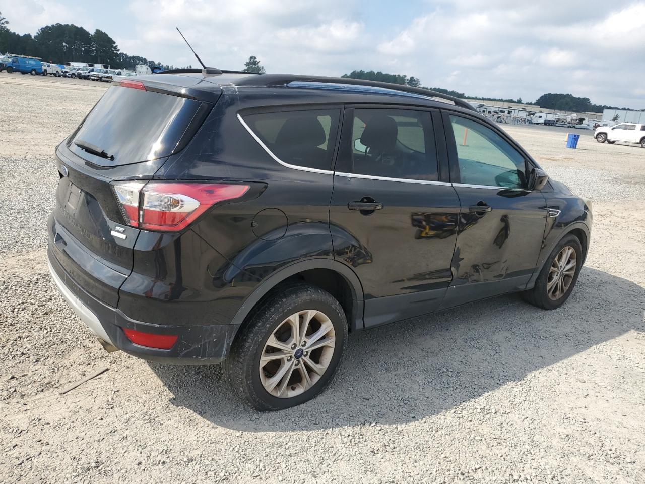 Lot #2921423375 2017 FORD ESCAPE SE