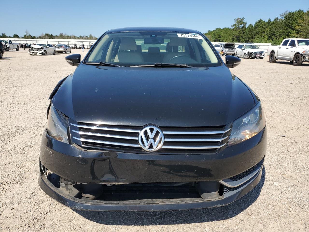 Lot #2890983613 2012 VOLKSWAGEN PASSAT SE