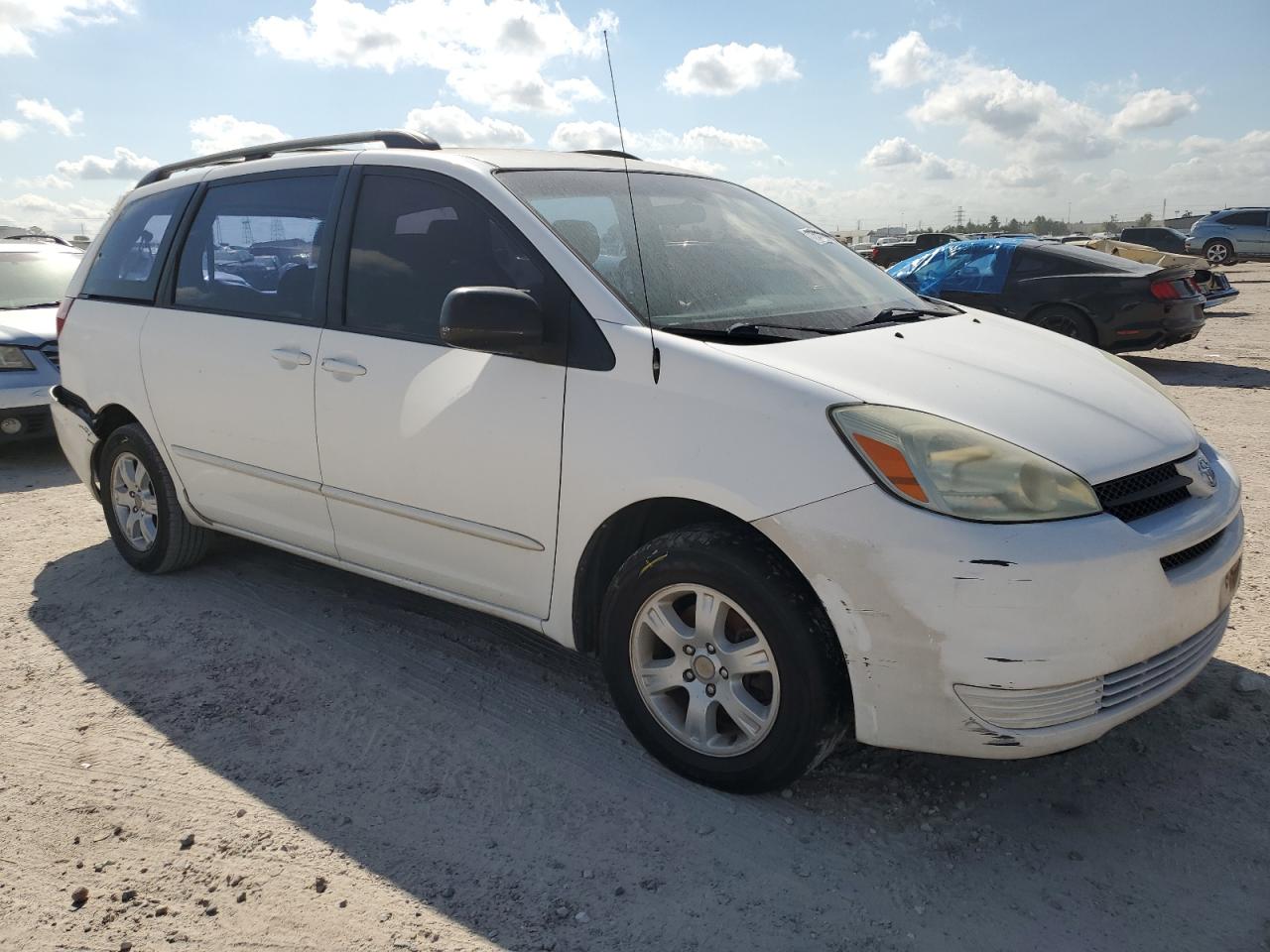 Lot #2902832895 2004 TOYOTA SIENNA CE