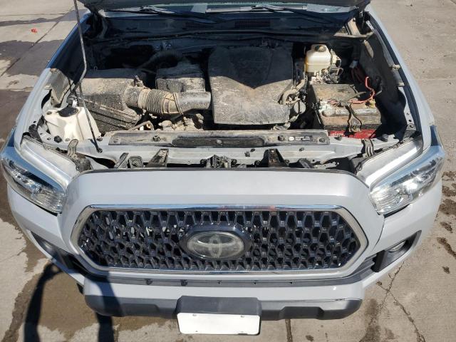 VIN 3TMCZ5ANXJM158998 2018 Toyota Tacoma, Double Cab no.11