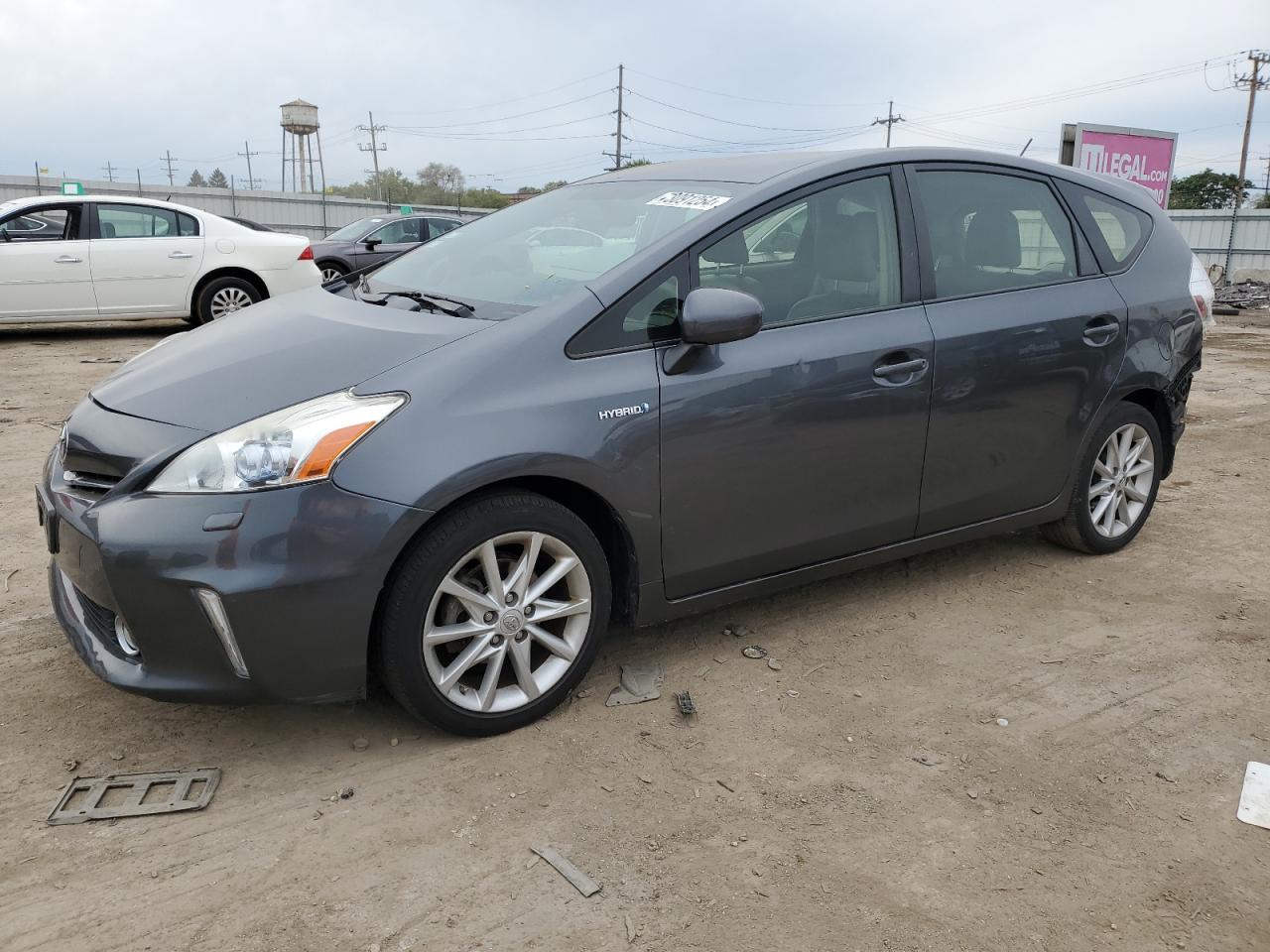 Toyota Prius V 2012 ZVW41L