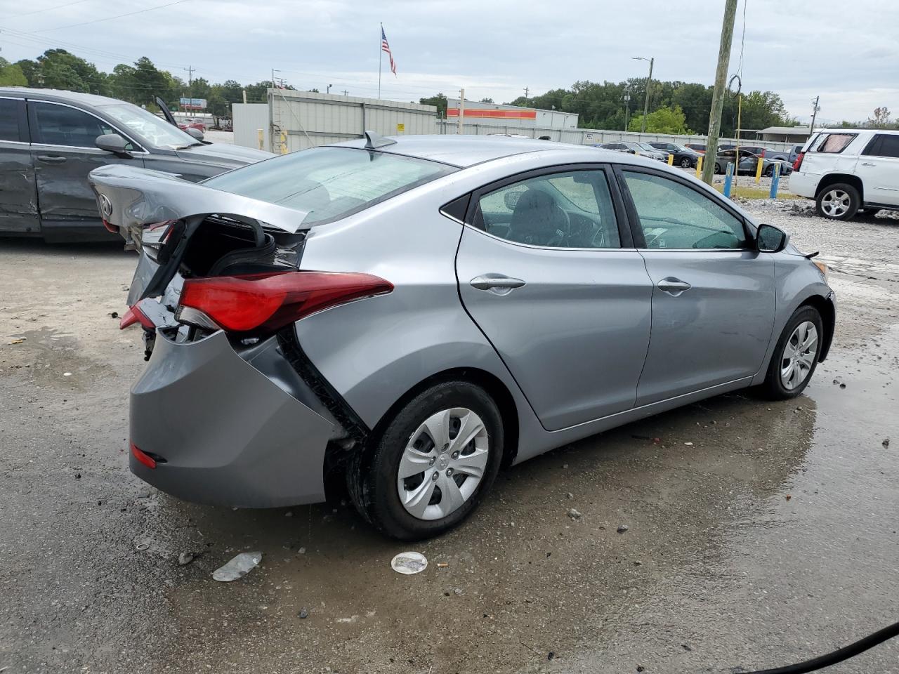 Lot #2843414552 2015 HYUNDAI ELANTRA SE