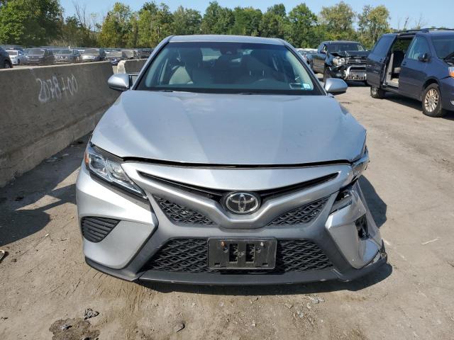 VIN 4T1B11HK0JU015427 2018 Toyota Camry, L no.5