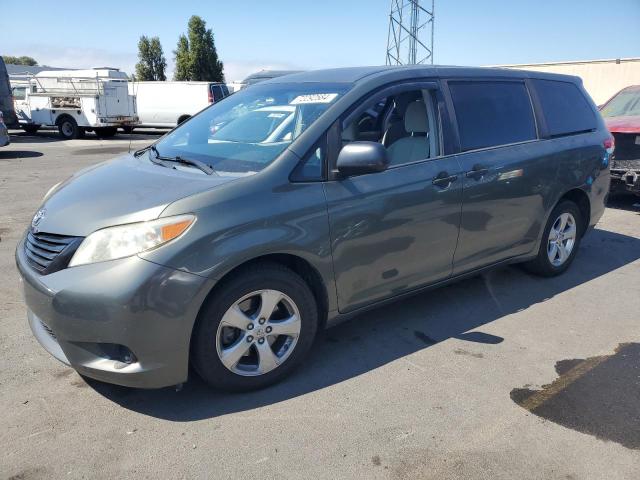 VIN 5TDZK3DC9DS318418 2013 Toyota Sienna no.1