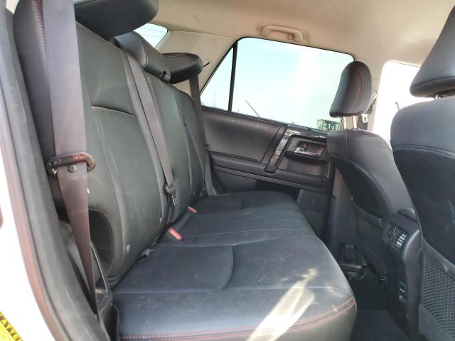 2019 TOYOTA 4RUNNER SR - JTEBU5JR9K5731597