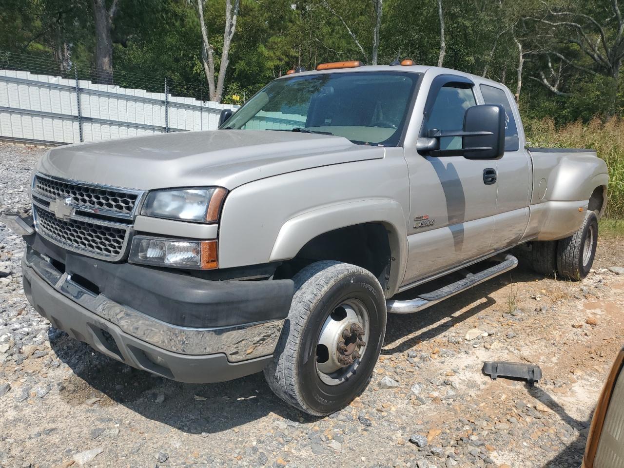 Chevrolet Silverado 2005 3500 (1 ton)