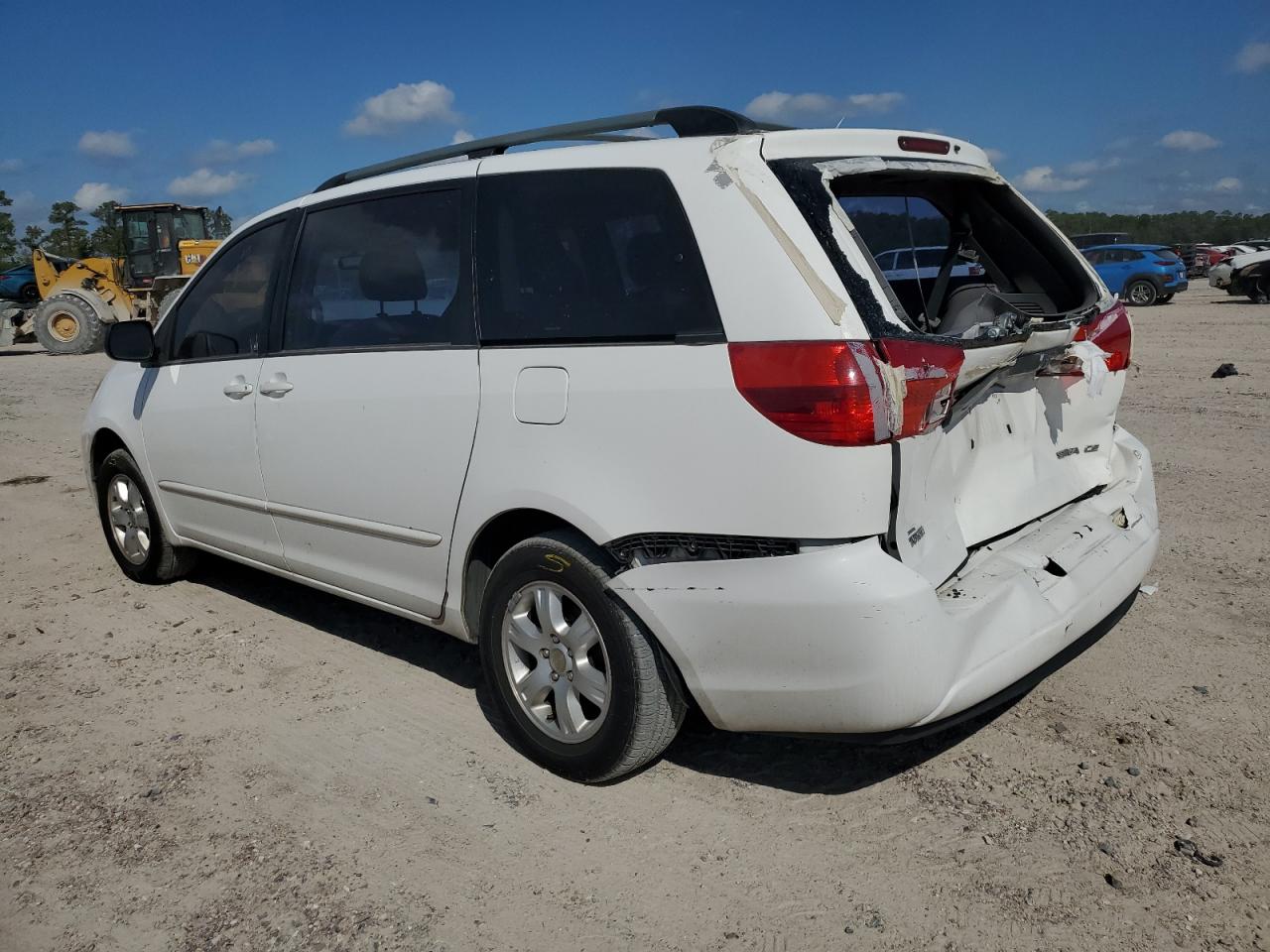 Lot #2902832895 2004 TOYOTA SIENNA CE