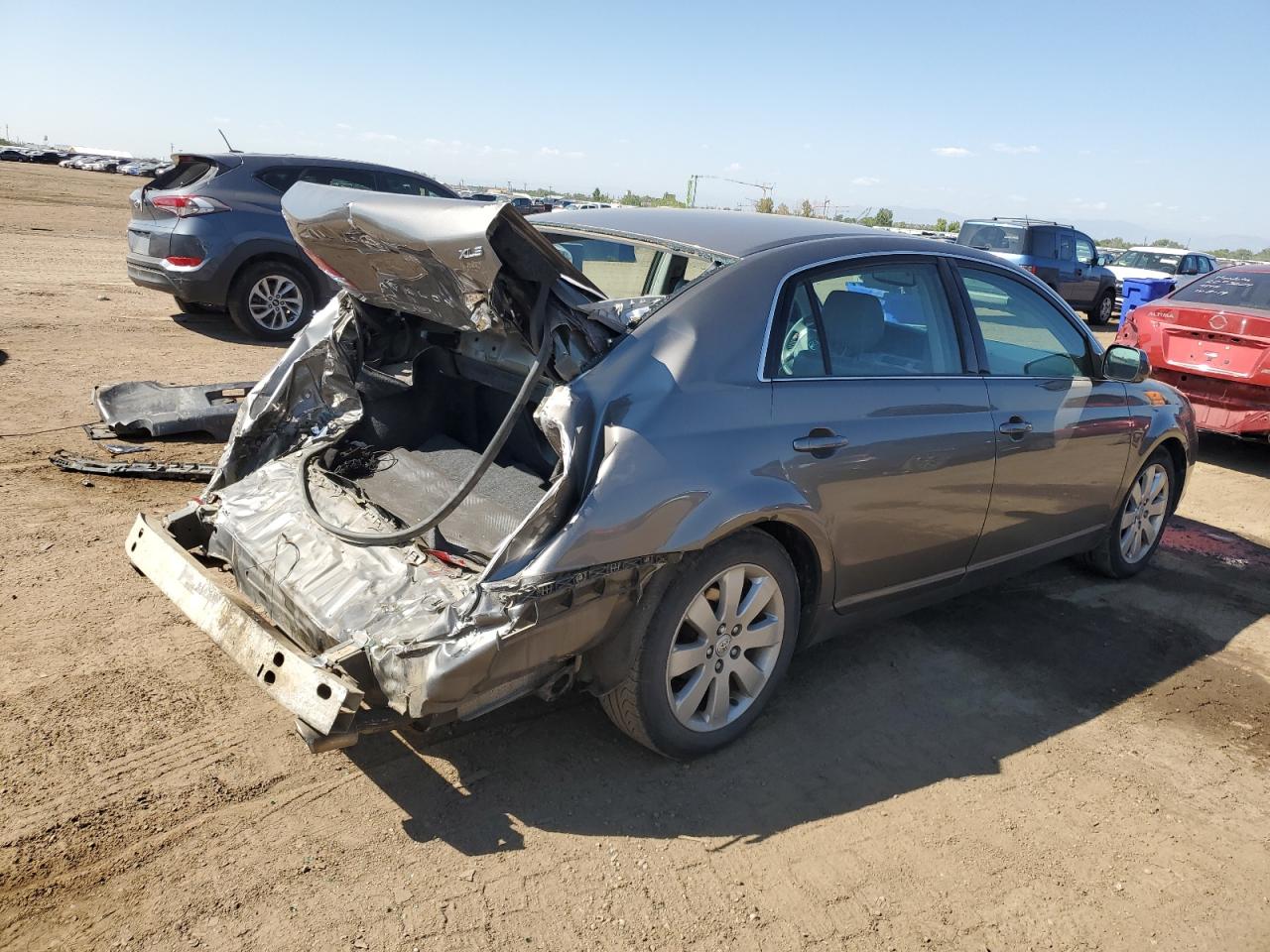 Lot #2943355685 2005 TOYOTA AVALON XL