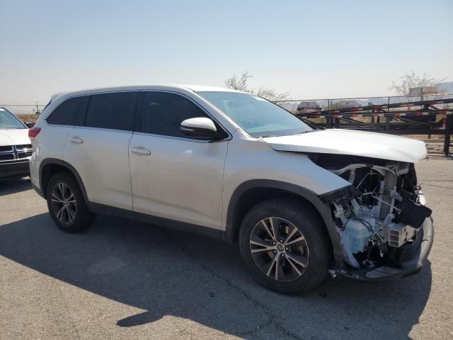 VIN 5TDZZRFH5KS333597 2019 Toyota Highlander, LE no.4