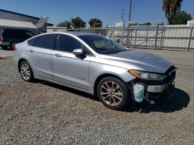 VIN 3FA6P0LU7KR124361 2019 Ford Fusion, SE no.4