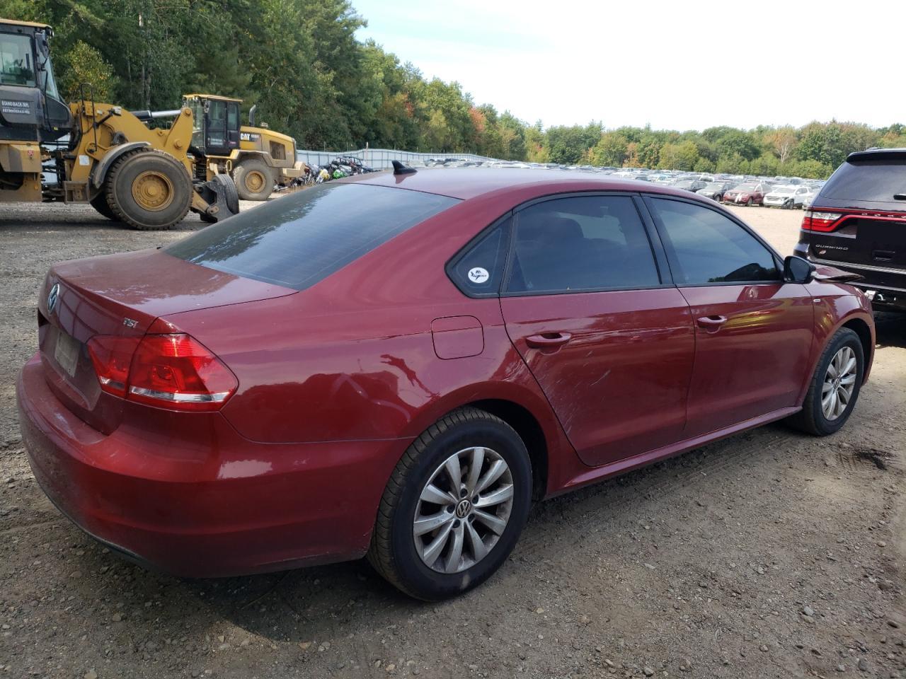 Lot #2862390997 2015 VOLKSWAGEN PASSAT S