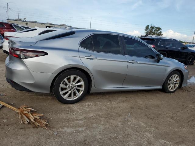 VIN 4T1C11AKXNU668755 2022 Toyota Camry, LE no.3