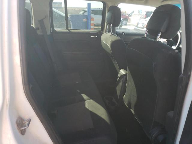 VIN 1C4NJPFA8GD633327 2016 Jeep Patriot, Latitude no.11