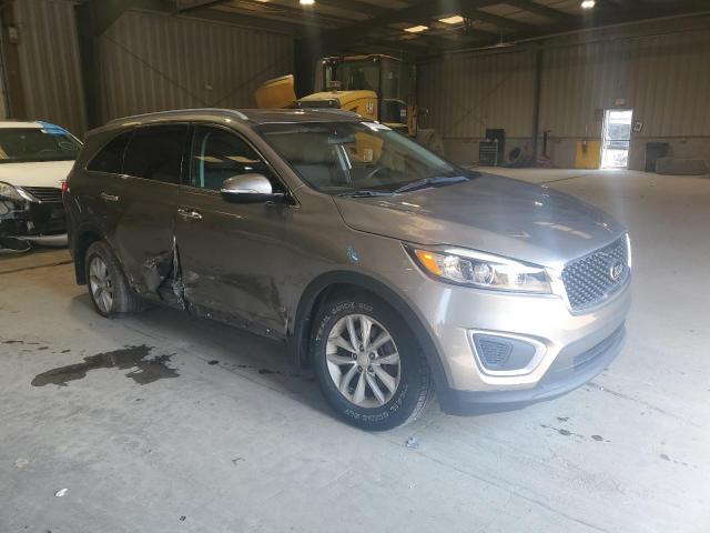 VIN 5XYPG4A30JG342862 2018 KIA Sorento, LX no.4