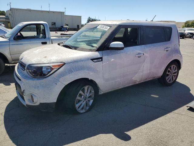 VIN KNDJP3A5XJ7572066 2018 KIA Soul, + no.1