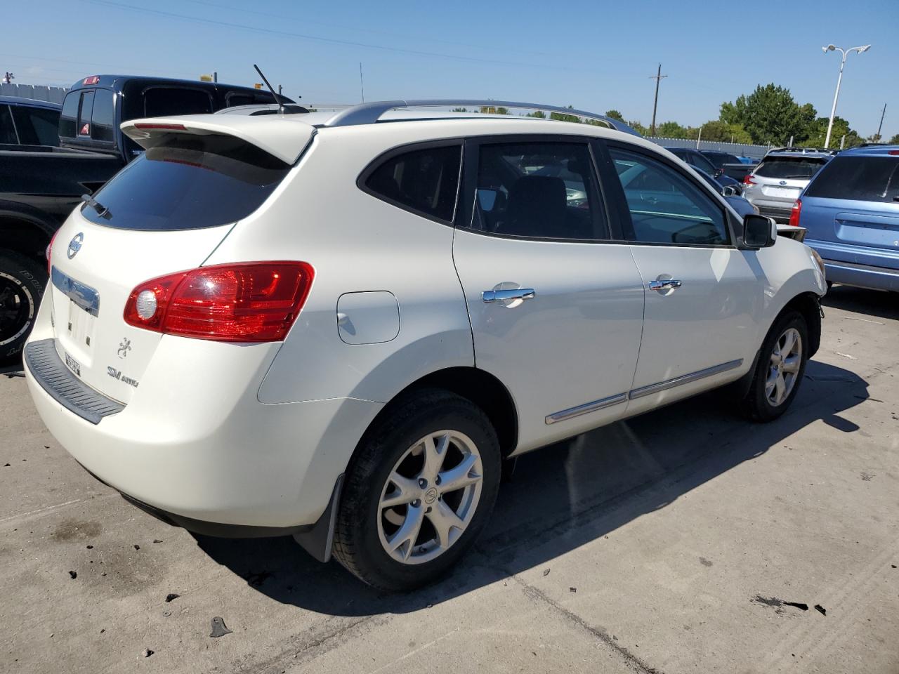 Lot #2996901862 2011 NISSAN ROGUE S