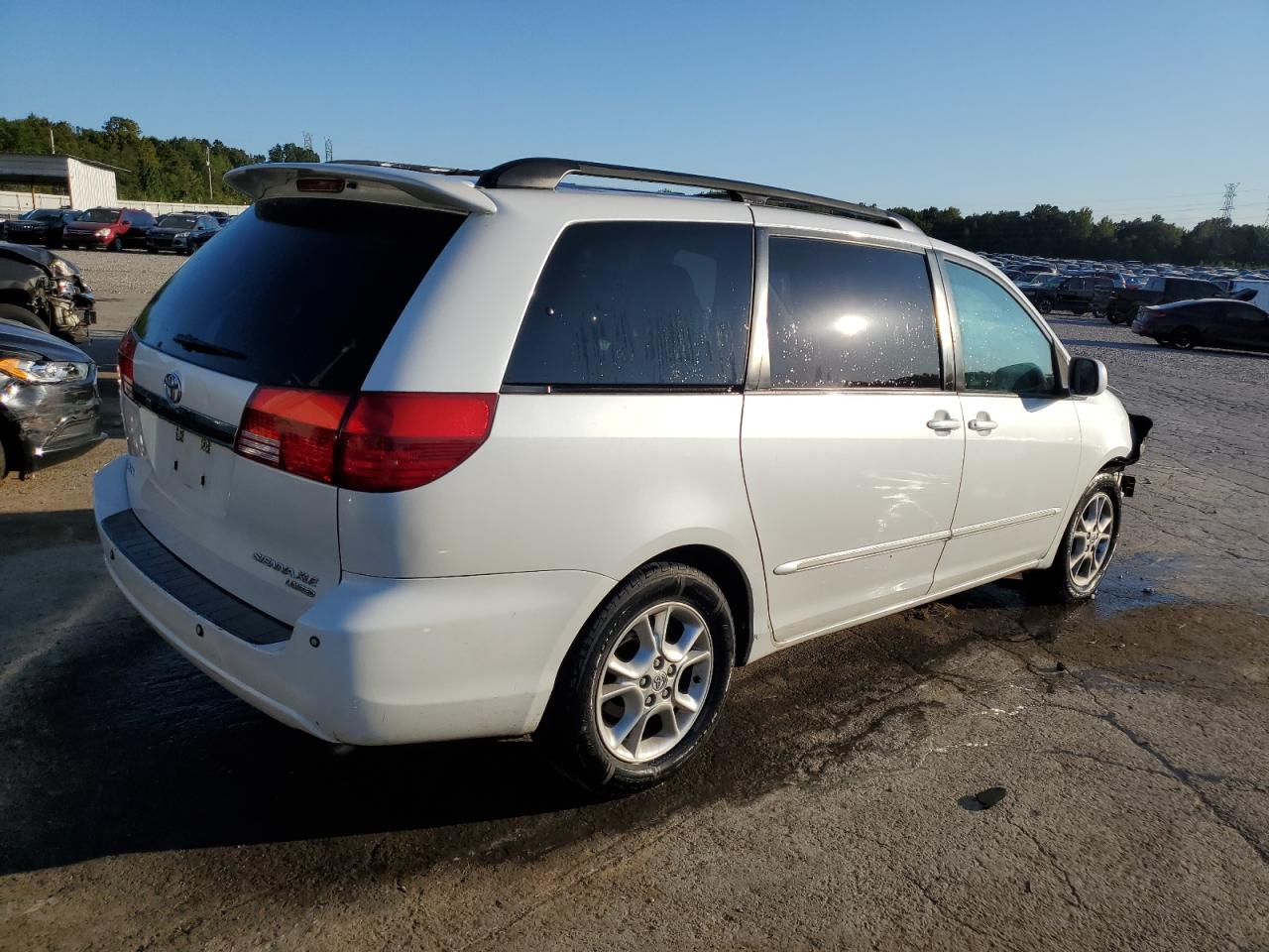 Lot #2860181119 2005 TOYOTA SIENNA XLE