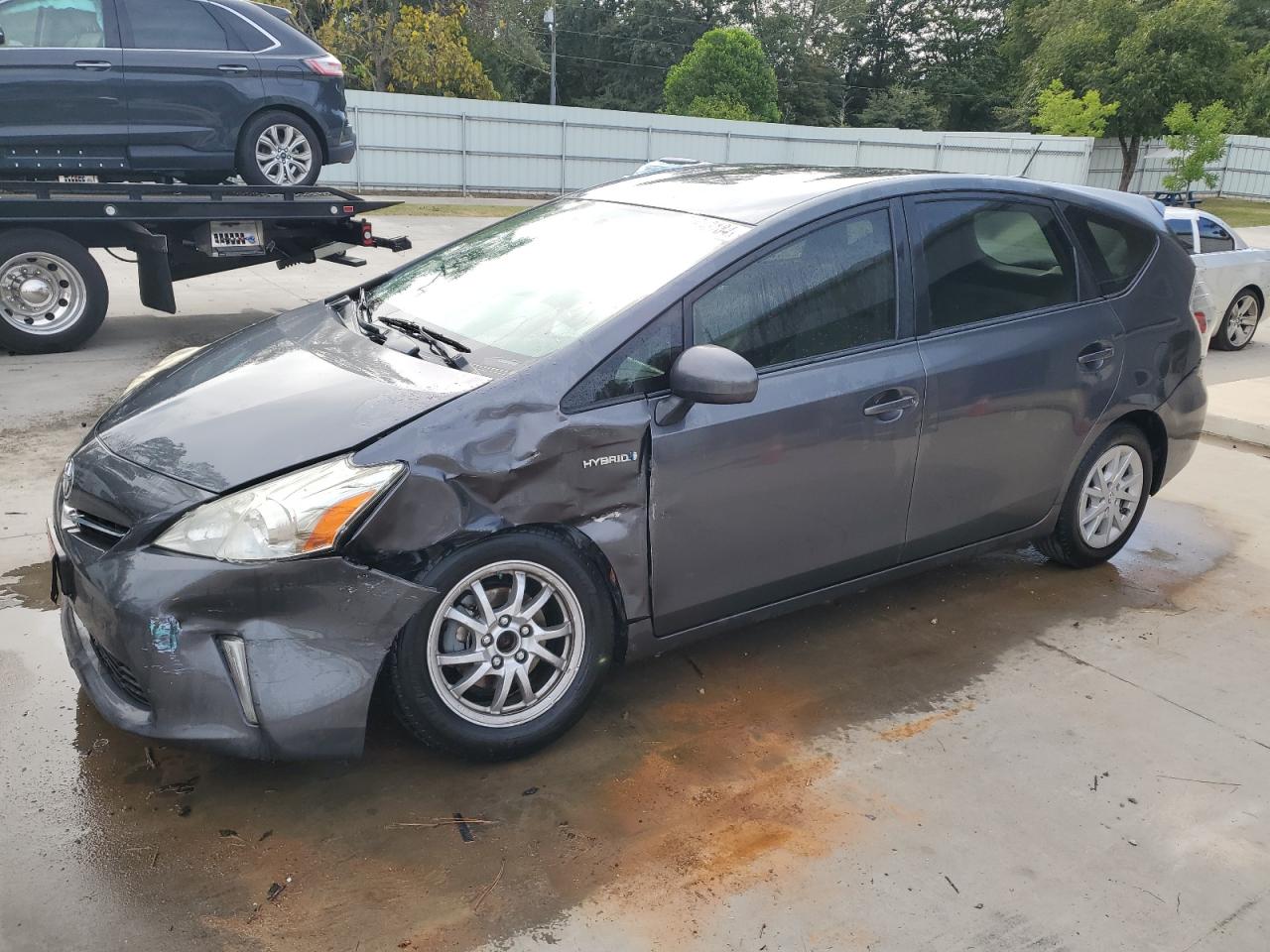 Toyota Prius V 2013 ZVW41L