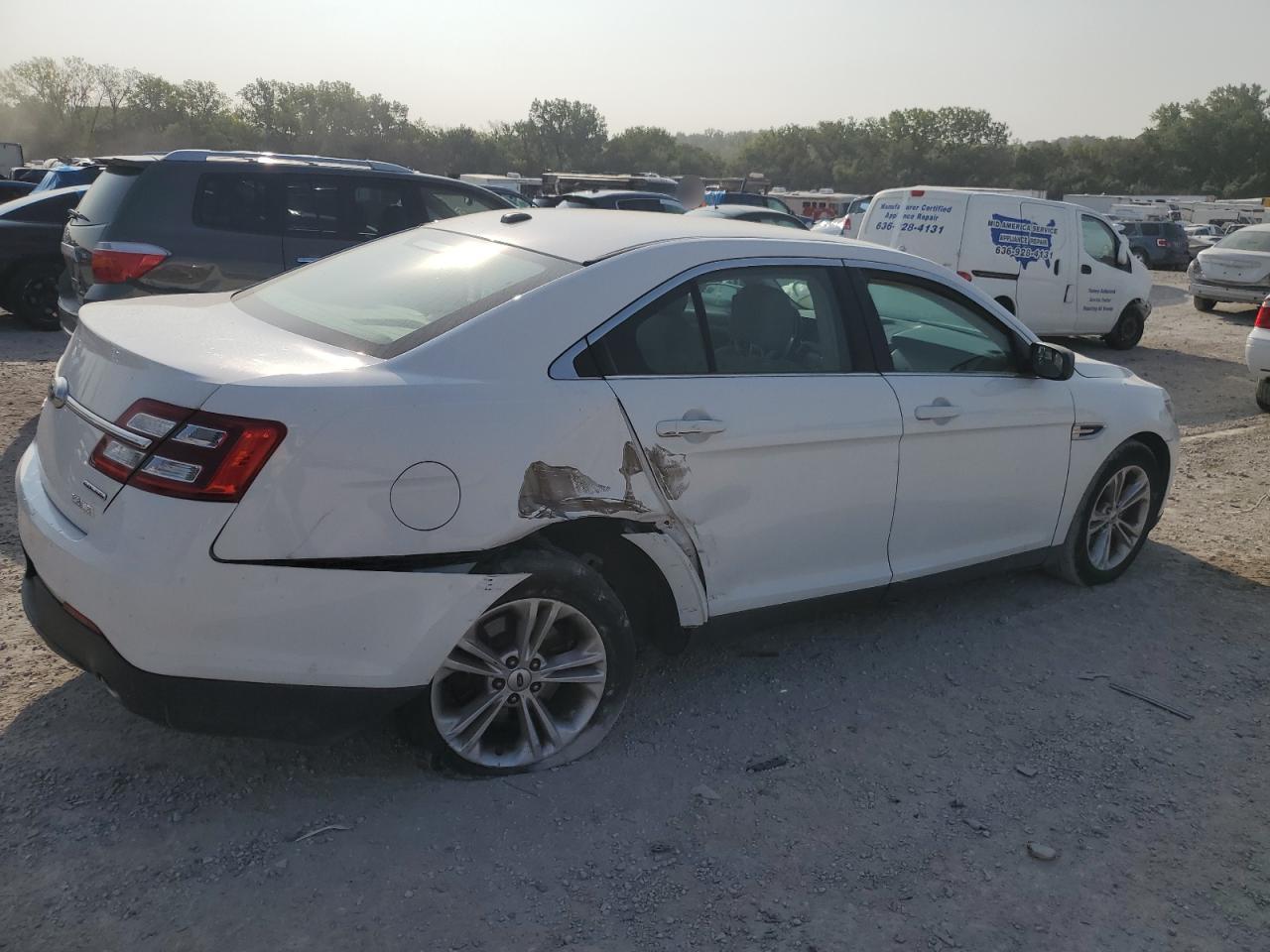 Lot #2941046762 2016 FORD TAURUS SE