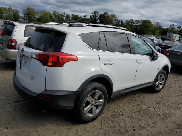 VIN 2T3RFREV2FW372331 2015 Toyota RAV4, Xle no.3