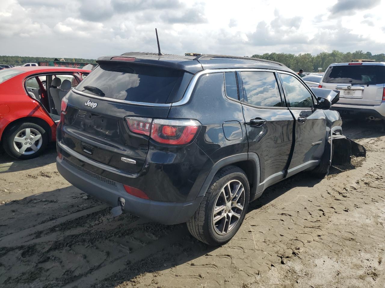 Lot #2907220614 2018 JEEP COMPASS LA