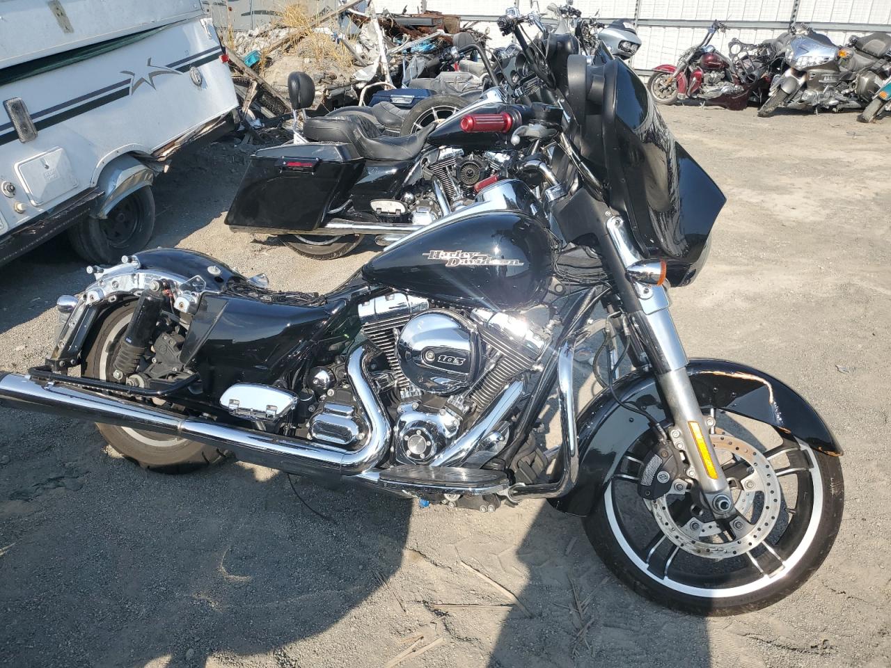 Harley Davidson Street Glide 2014 FLHX103