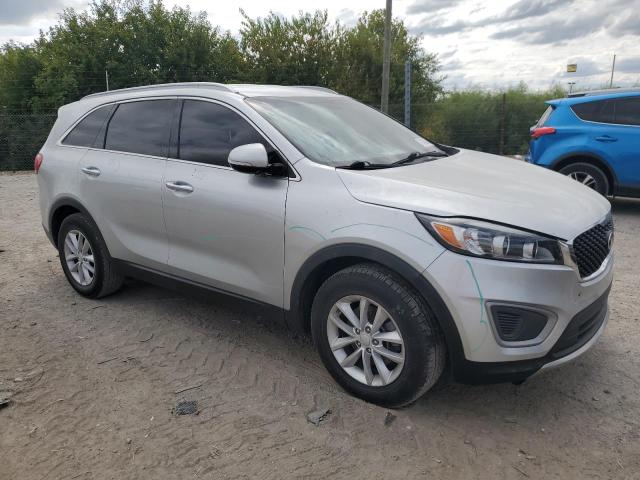 VIN 5XYPG4A33JG348557 2018 KIA Sorento, LX no.4