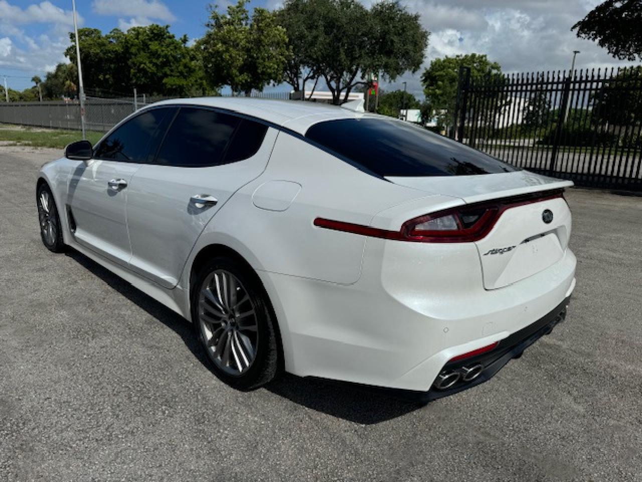 KIA STINGER 2018 white  gas KNAE15LAXJ6032888 photo #3