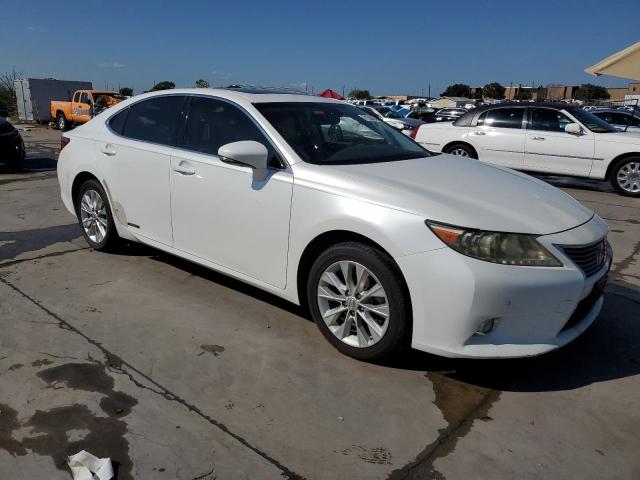 VIN JTHBW1GG7D2024532 2013 Lexus ES, 300H no.4