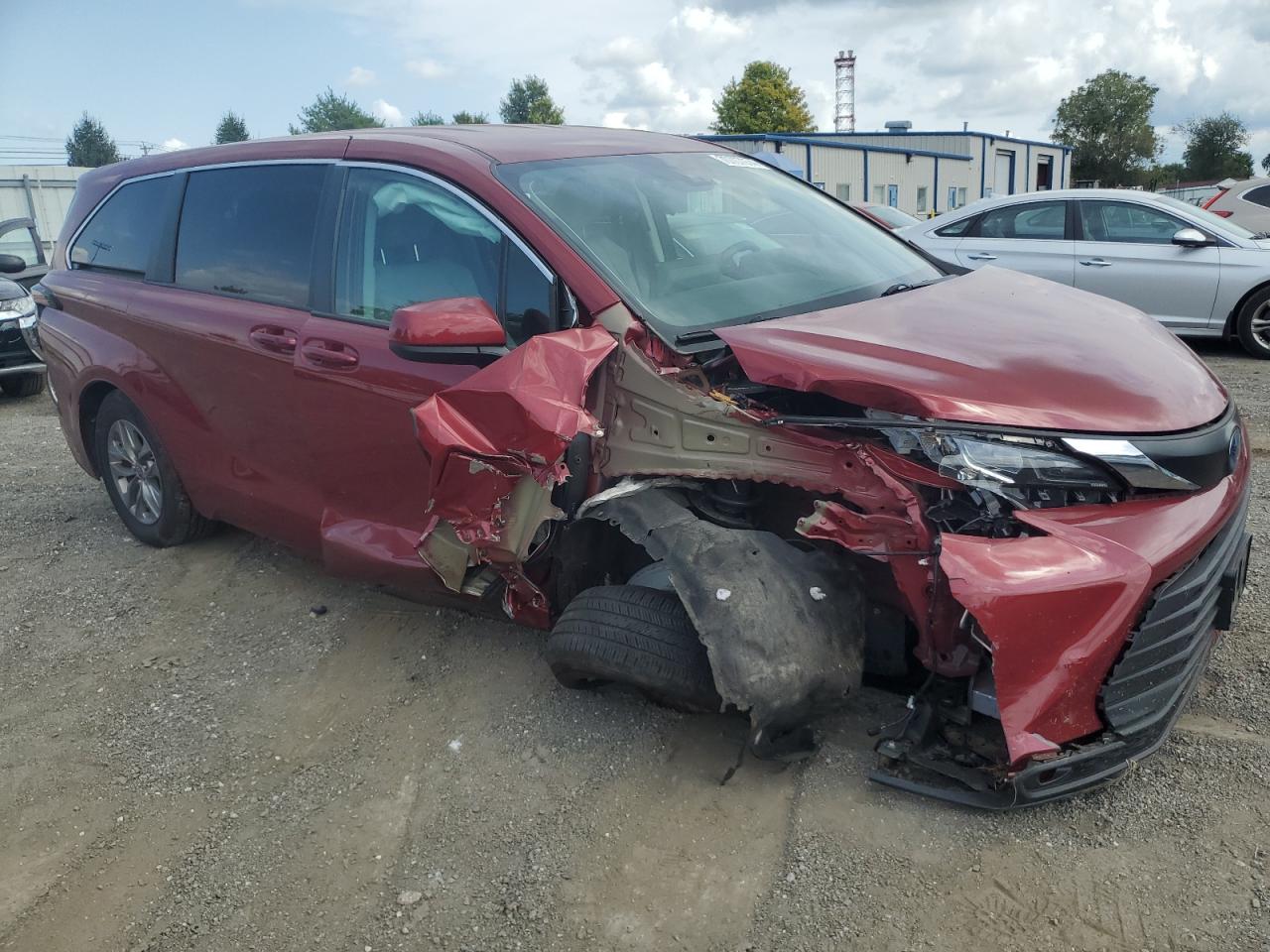 Lot #3028573913 2022 TOYOTA SIENNA LE