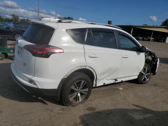 VIN 2T3RFREV6GW425999 2016 Toyota RAV4, Xle no.3