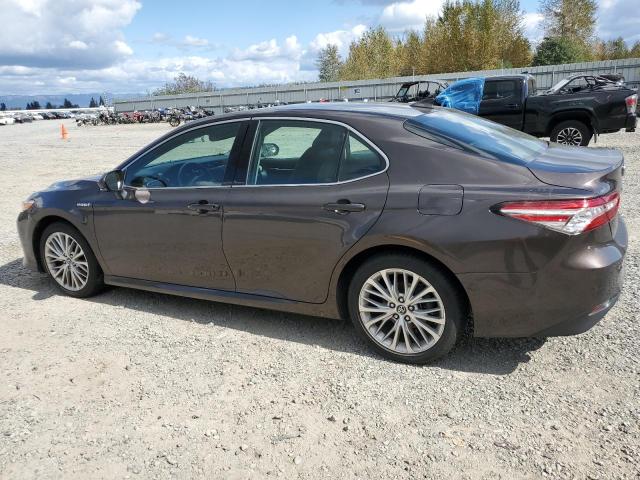 VIN 4T1B21HK0JU009236 2018 Toyota Camry, Hybrid no.2