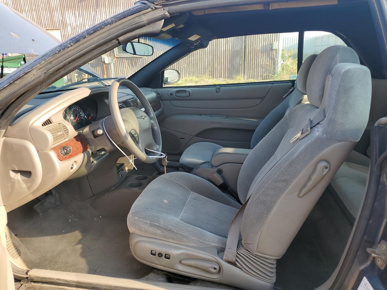 Lot #2838367777 2001 CHRYSLER SEBRING LX