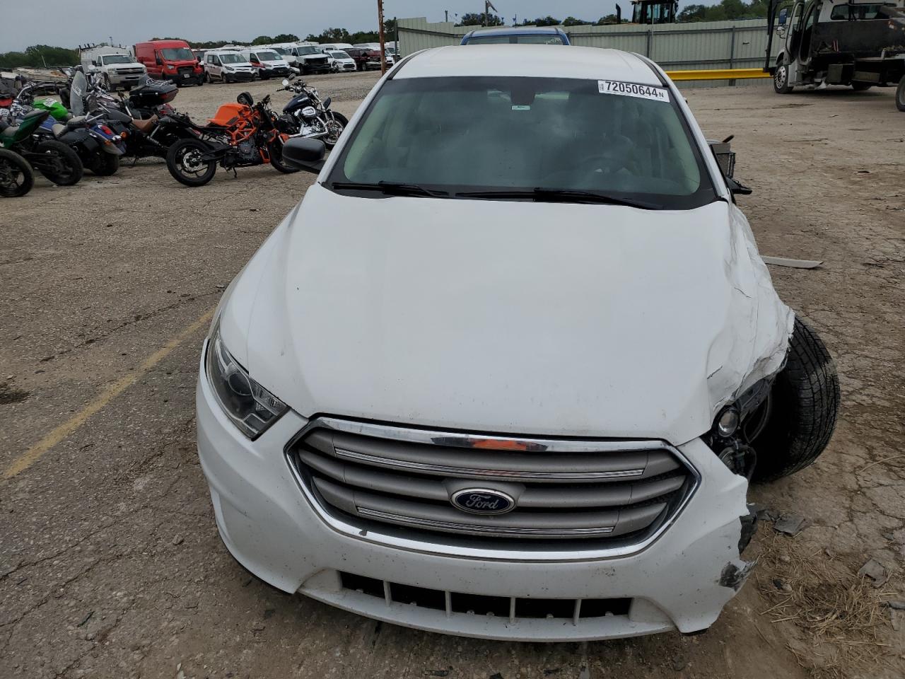 Lot #2879103043 2016 FORD TAURUS SE