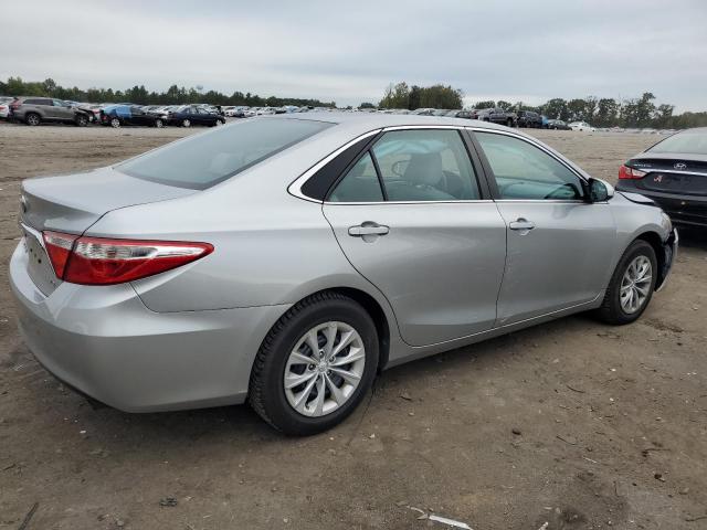 VIN 4T4BF1FK7FR489652 2015 Toyota Camry, LE no.3