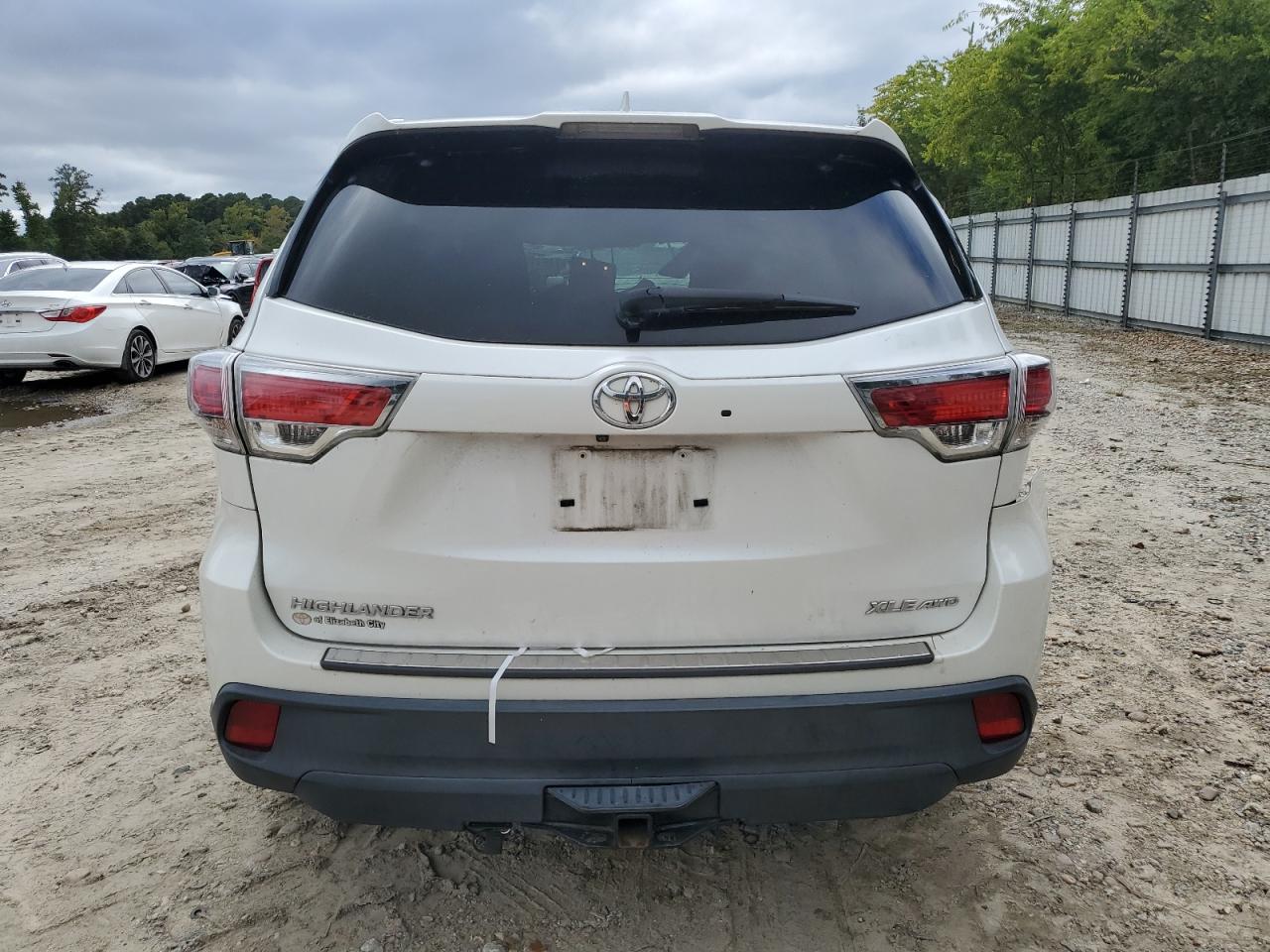 Lot #2874468958 2016 TOYOTA HIGHLANDER