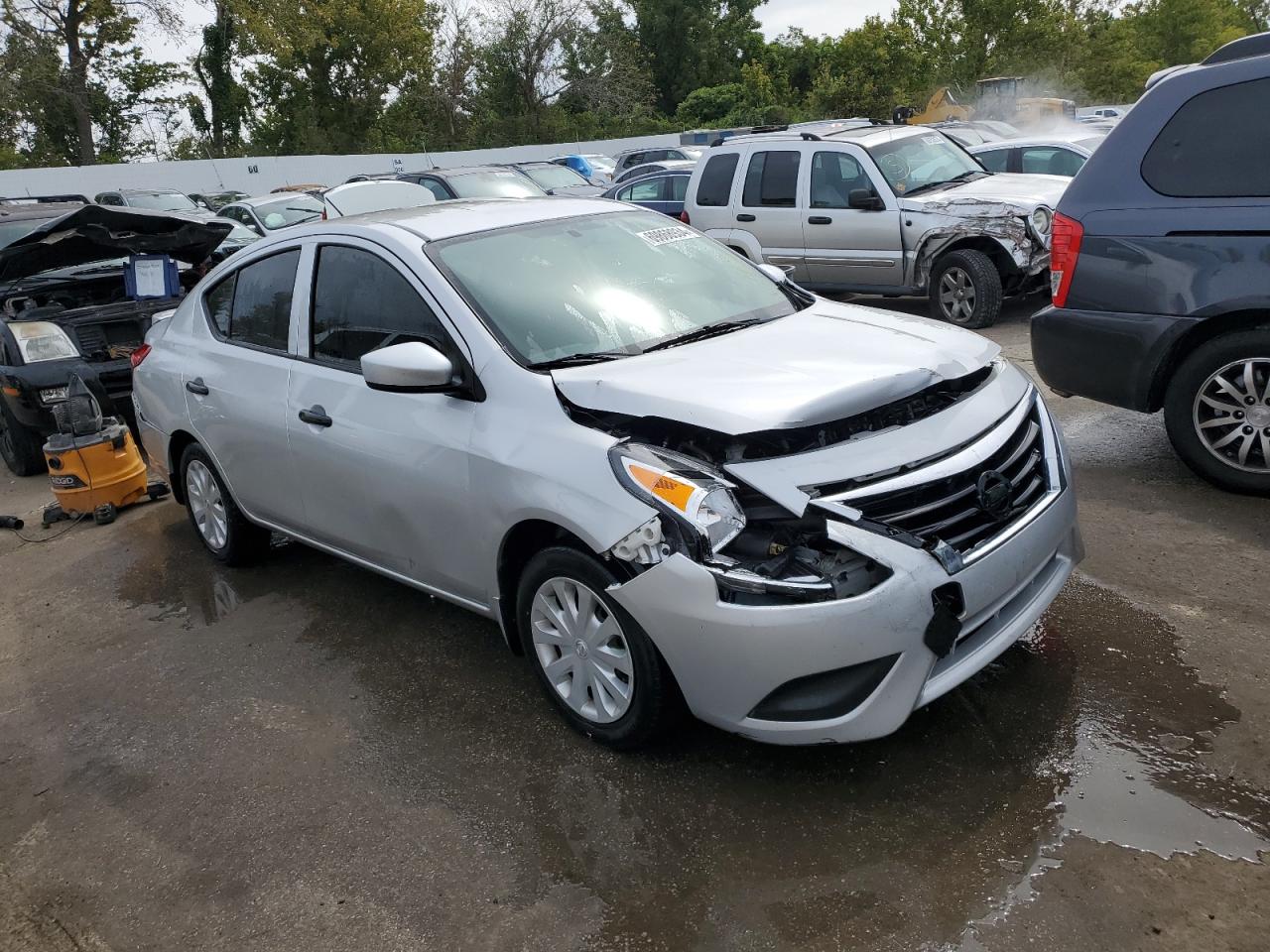 Lot #2893194654 2018 NISSAN VERSA S