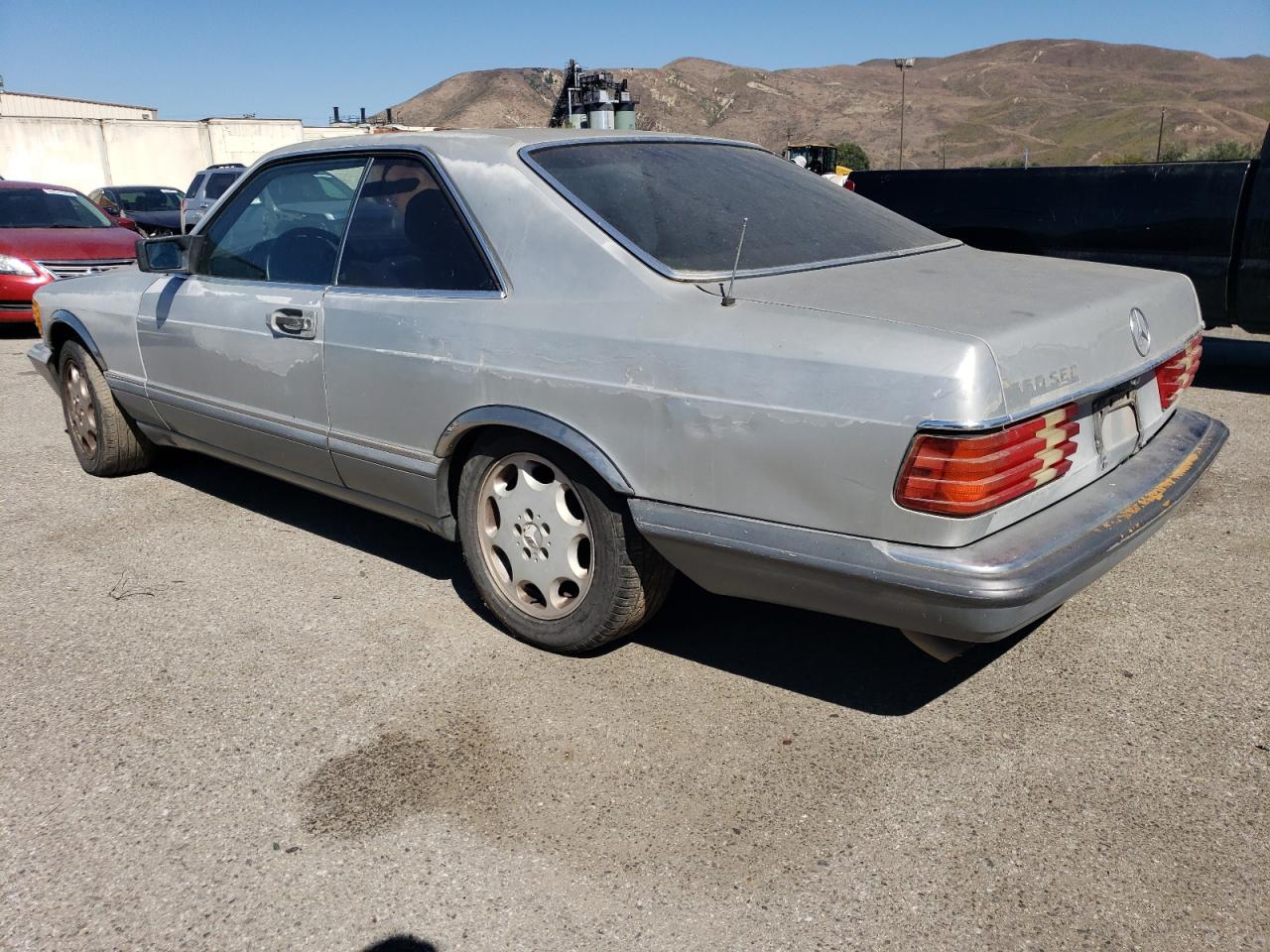 MERCEDES-BENZ 560 SEC 1987 gray  gas WDBCA45D4HA356954 photo #3