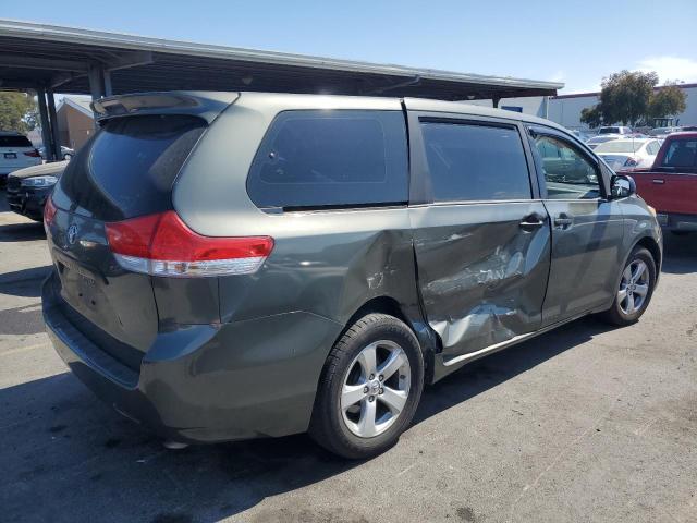 VIN 5TDZK3DC9DS318418 2013 Toyota Sienna no.3