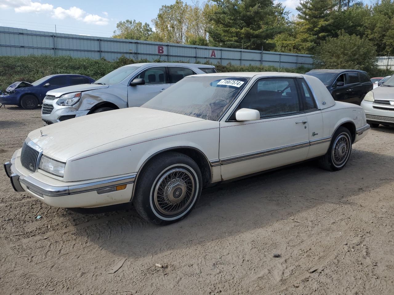 BUICK RIVIERA 1990 white coupe gas 1G4EZ13C7LU400525 photo #1