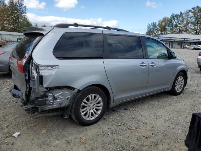 VIN 5TDYZ3DC1HS809465 2017 Toyota Sienna, Xle no.3