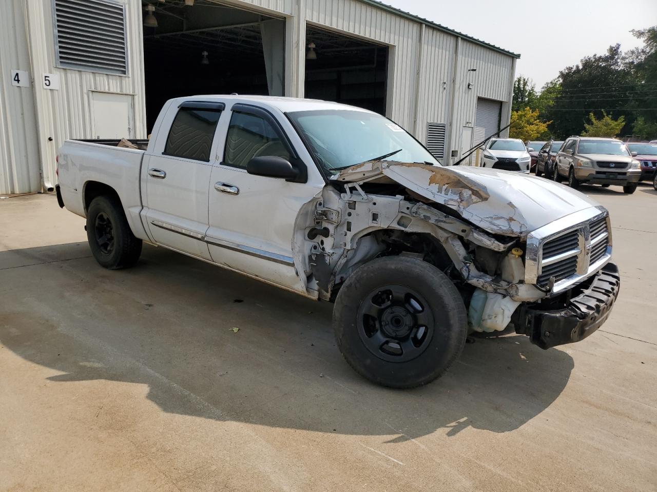 Lot #2918960560 2005 DODGE DAKOTA QUA