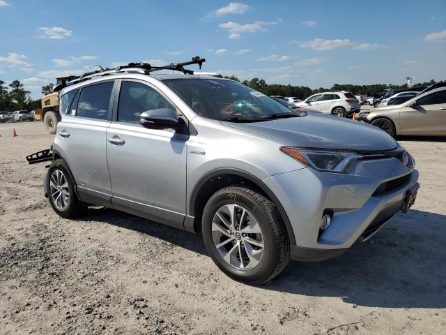 VIN JTMRJREV1JD245963 2018 Toyota RAV4, LE no.4